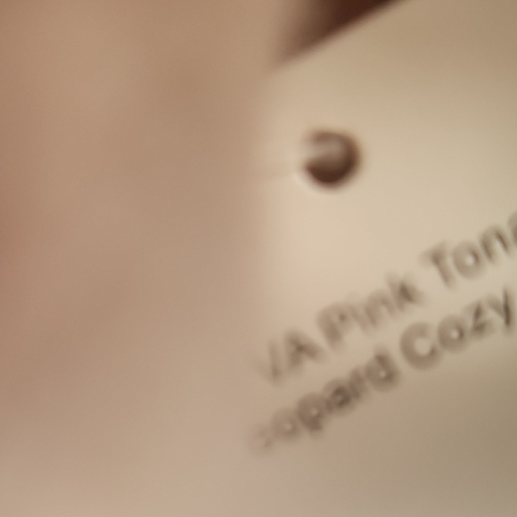 Elegant Fuzzy Oversized Pink And Cream Scarf - Picture 5 of 5